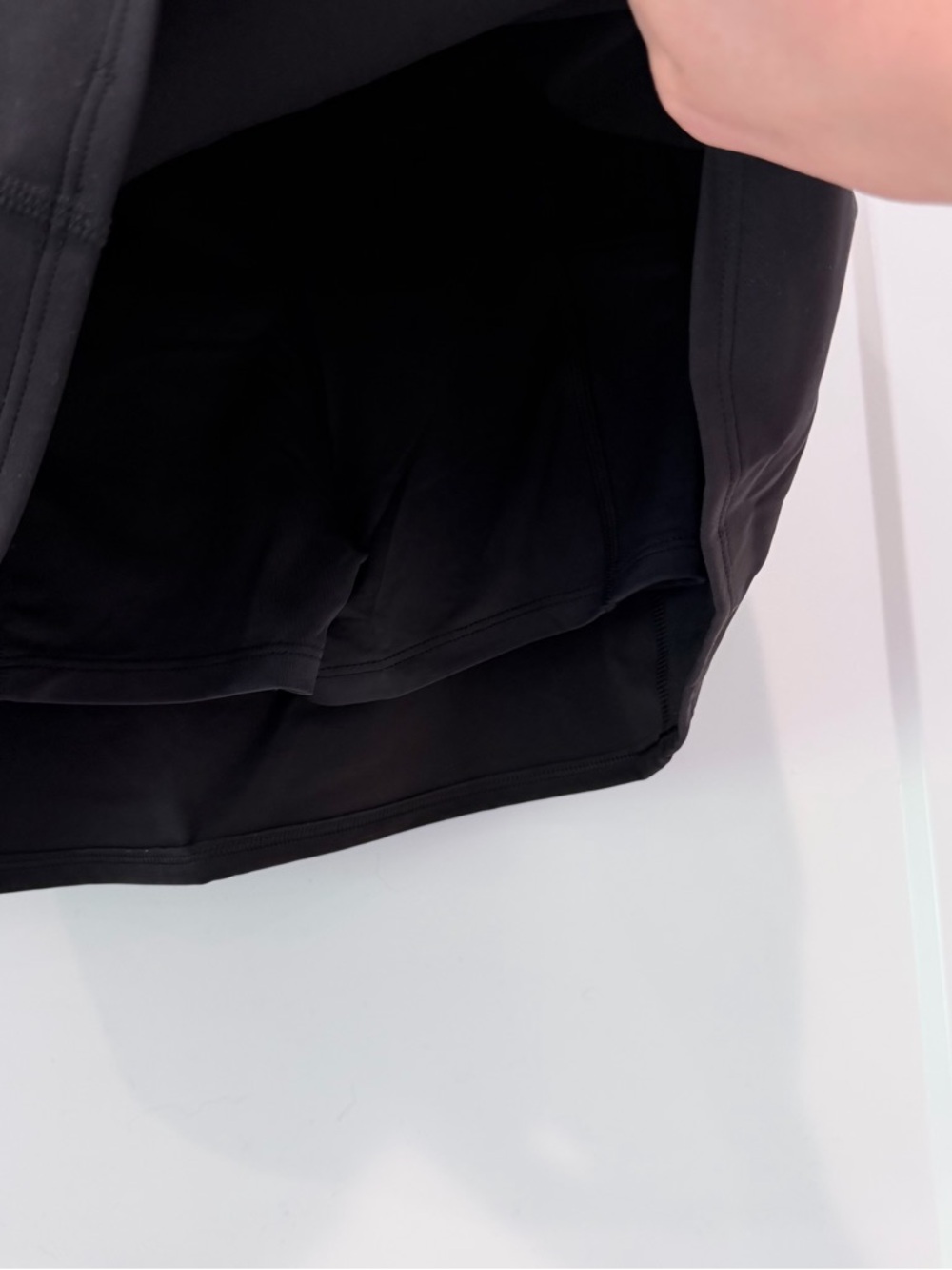 NWOT Aritzia Black Women's TnAction
TNASLICK™ COURT MICRO SKIRT Skort, XS - Picture 8 of 8